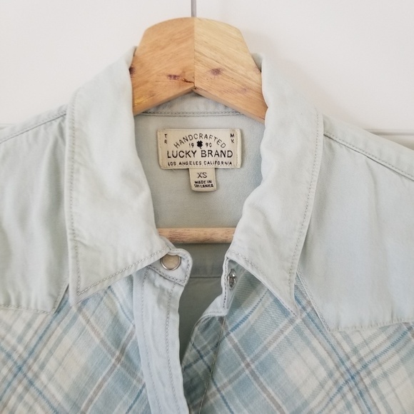 Lucky Brand Washed Blue Plaid Button Down Size XS - Picture 5 of 6